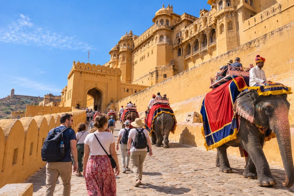 Travellers visiting Amber Fort during a private Jaipur sightseeing tour
