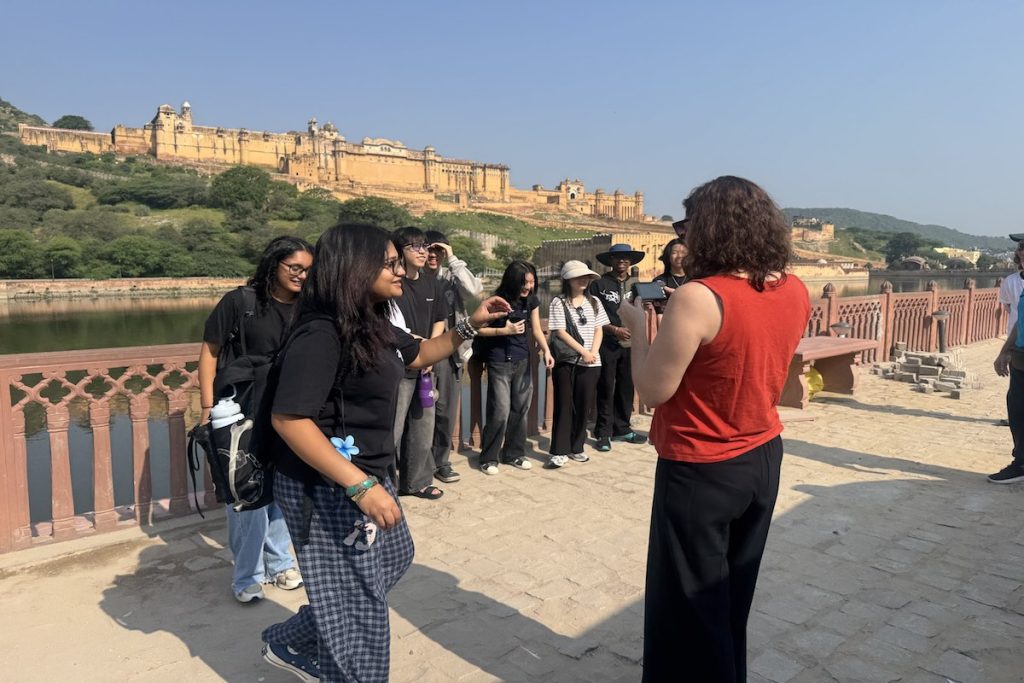 Travellers visiting Amber Fort during a private Jaipur sightseeing tour